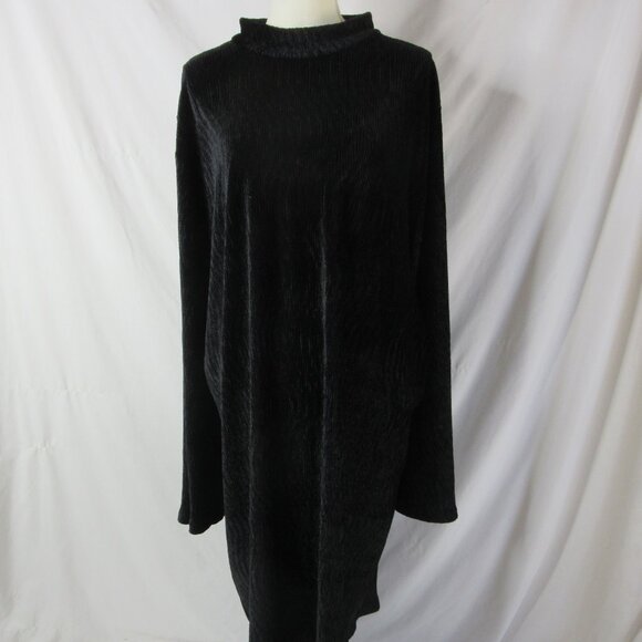 Eloquii Black Velvet Dress Flare Sleeve Textured Keyhole Back Midi Size 28 NWT - Picture 3 of 16